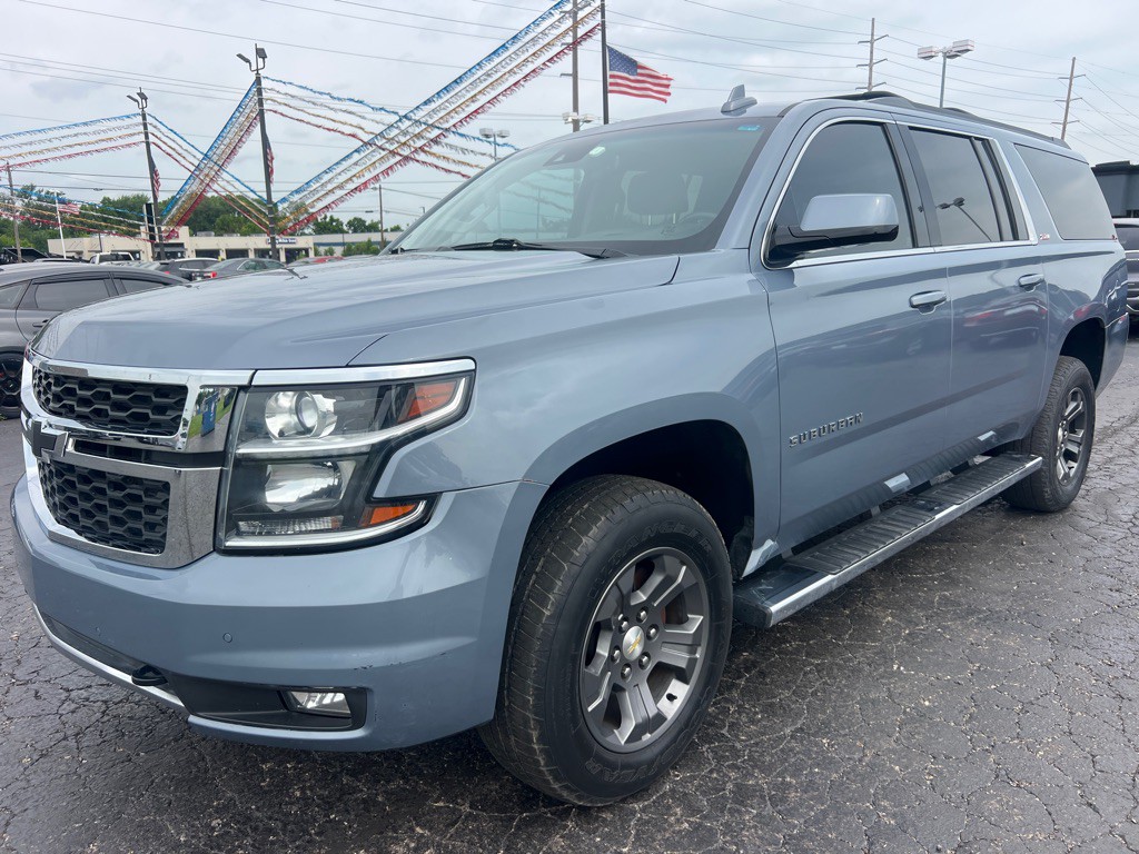 2015 Chevrolet Suburban Image 3