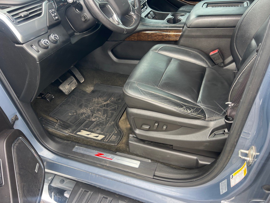 2015 Chevrolet Suburban Image 12