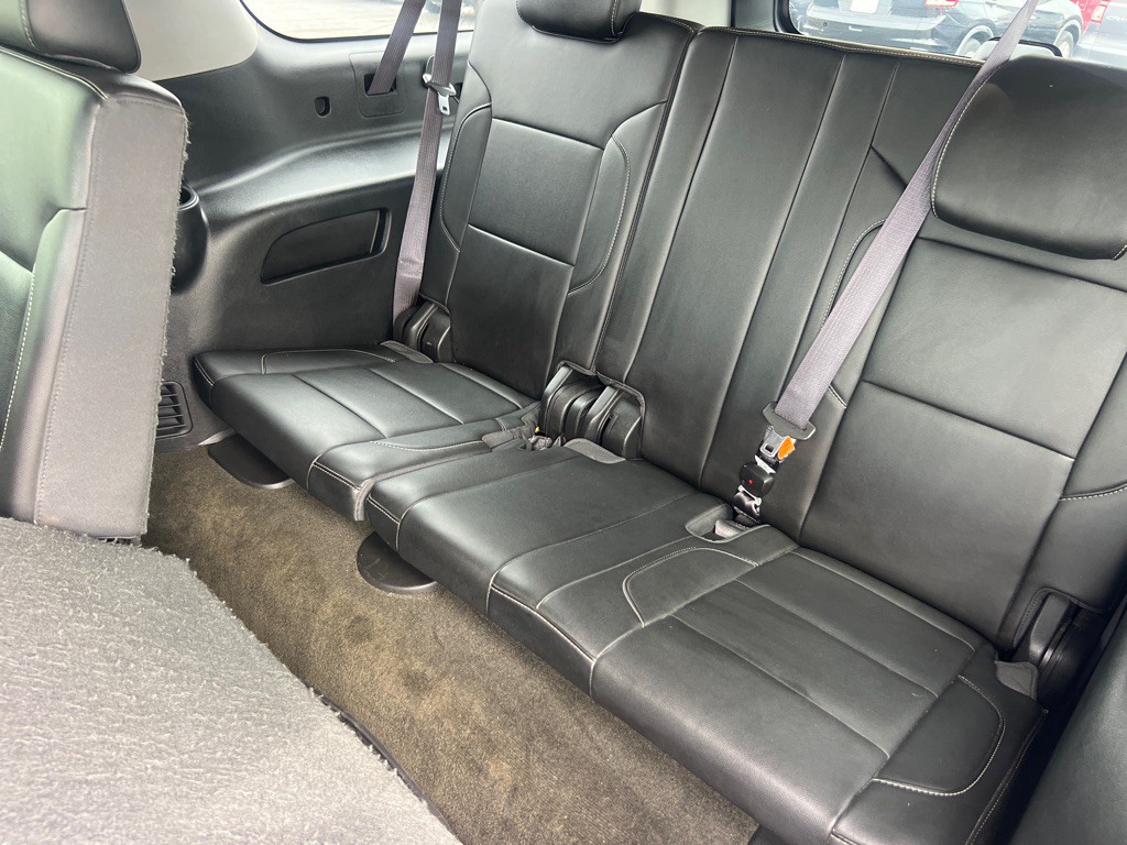 2015 Chevrolet Suburban Image 15