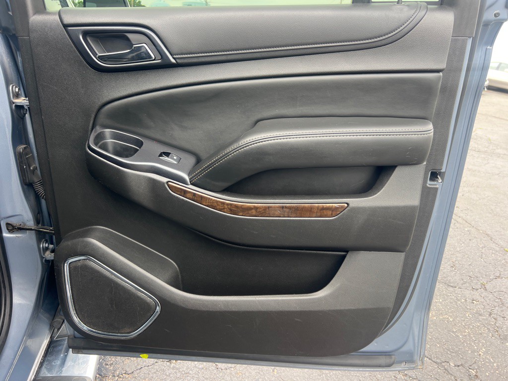 2015 Chevrolet Suburban Image 18