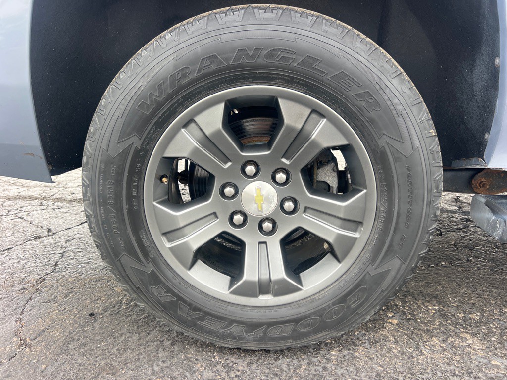 2015 Chevrolet Suburban Image 43