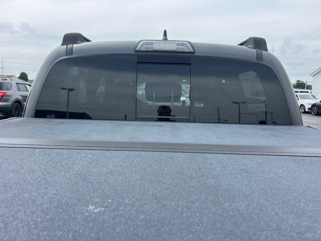 2018 Toyota Tacoma Image 11