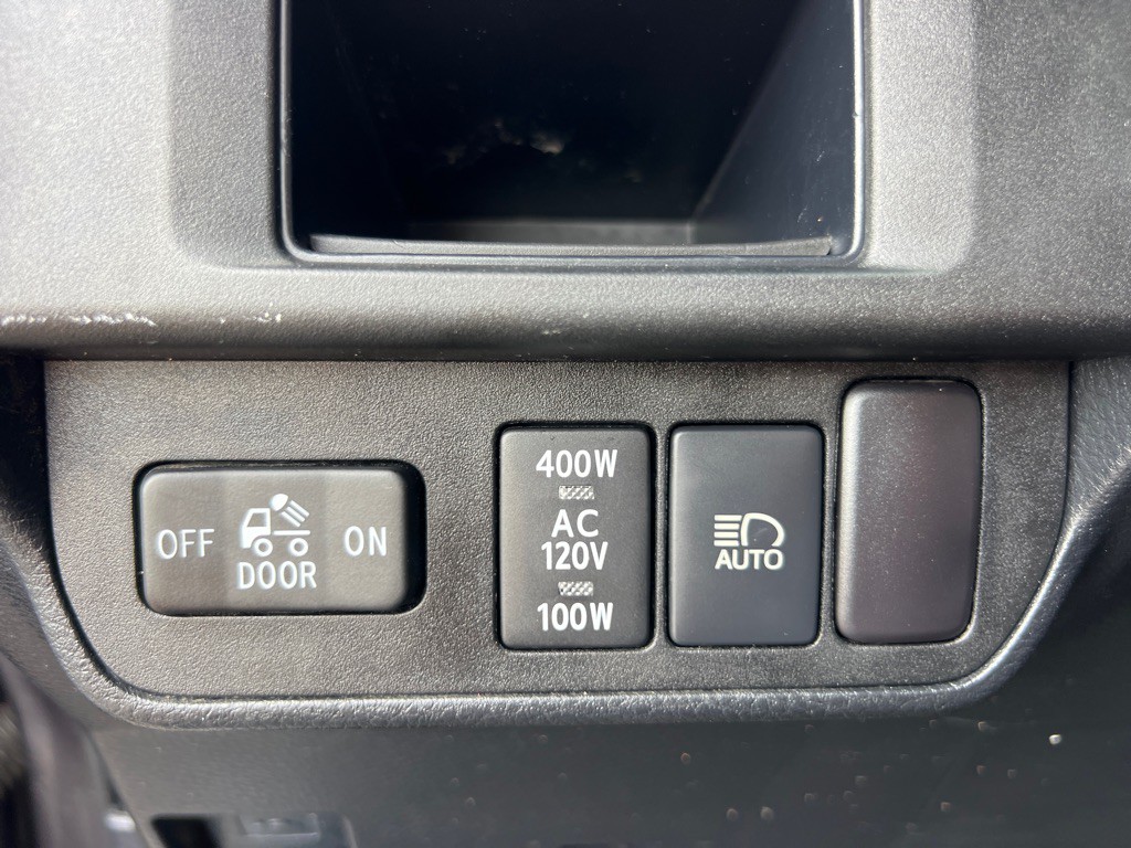 2018 Toyota Tacoma Image 14