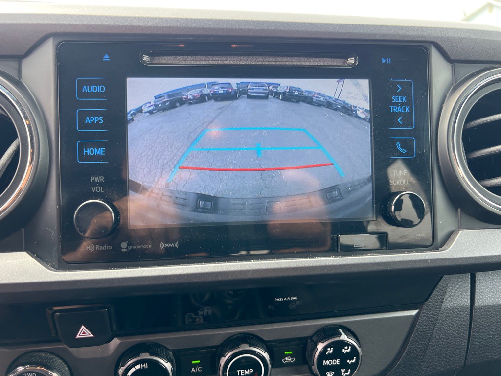 2018 Toyota Tacoma Image 19