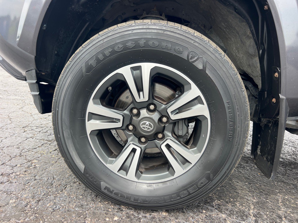 2018 Toyota Tacoma Image 25