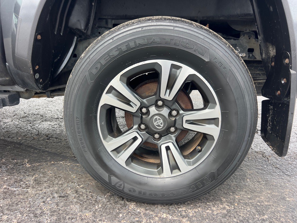 2018 Toyota Tacoma Image 26