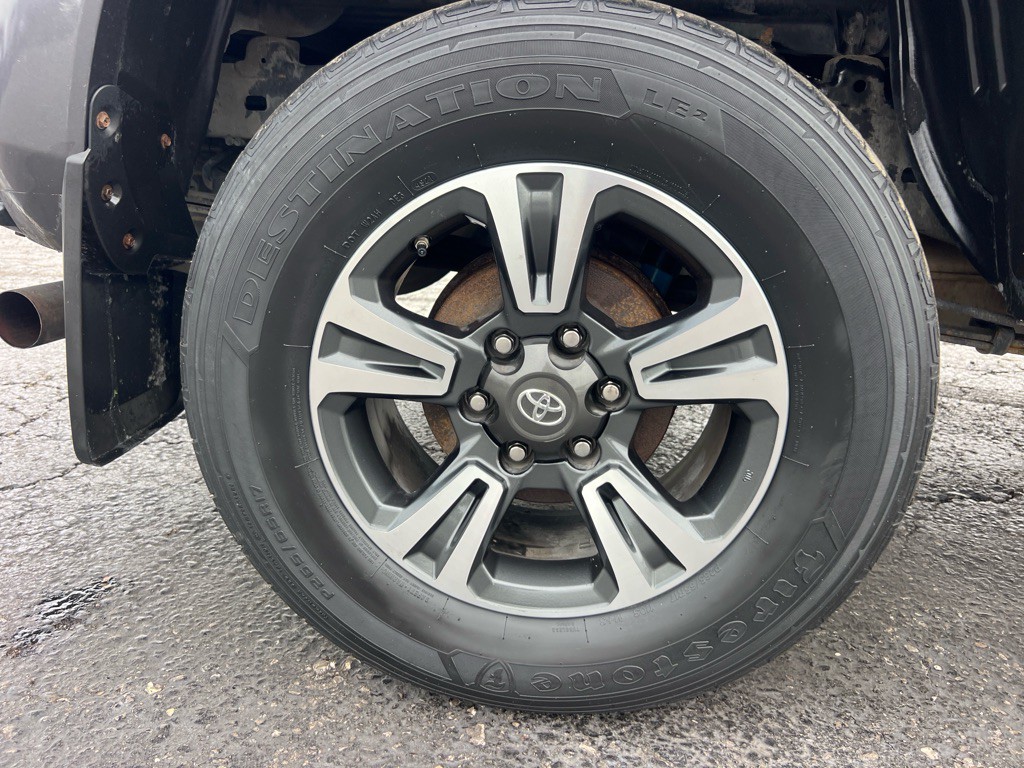 2018 Toyota Tacoma Image 27