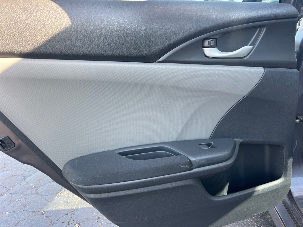 2016 Honda Civic Image 12