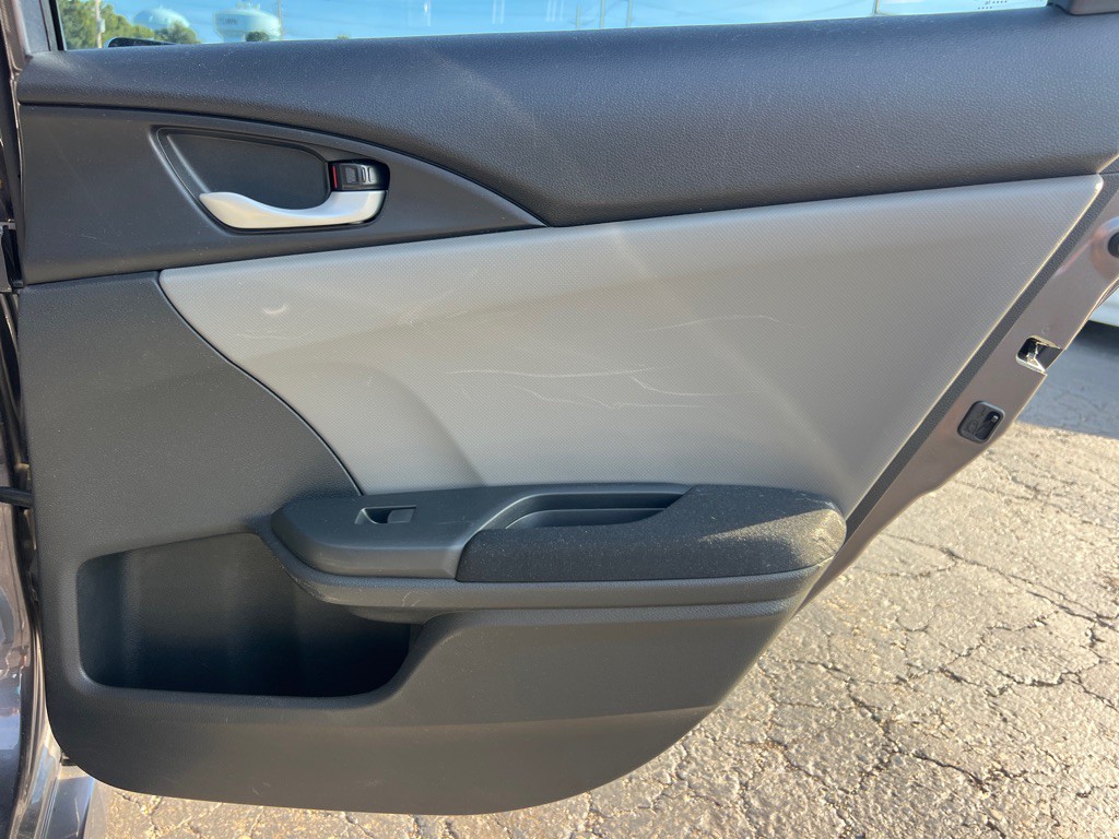 2016 Honda Civic Image 16