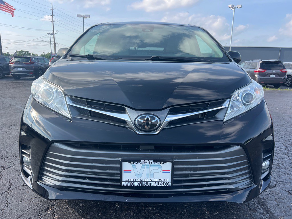 2020 Toyota Sienna Image 2