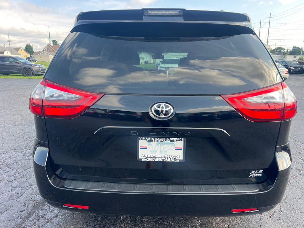 2020 Toyota Sienna Image 6