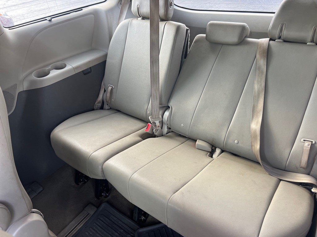 2020 Toyota Sienna Image 13