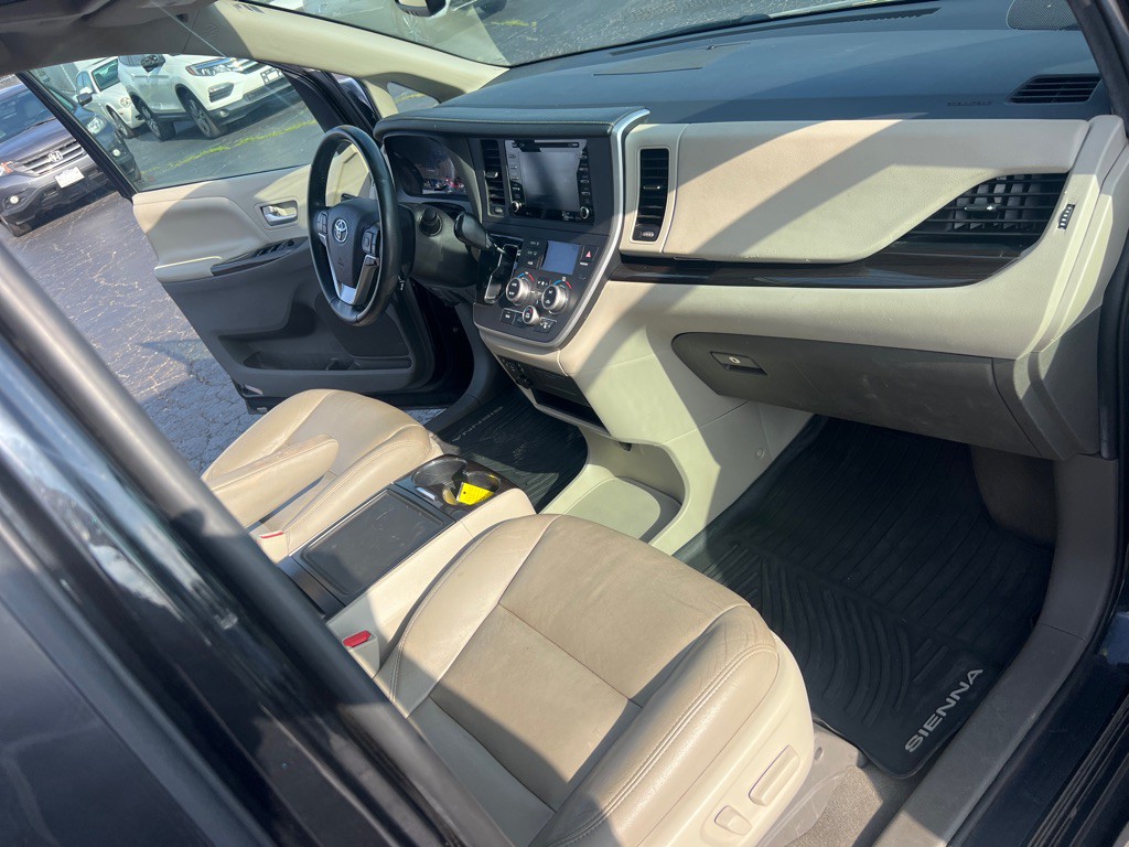 2020 Toyota Sienna Image 18