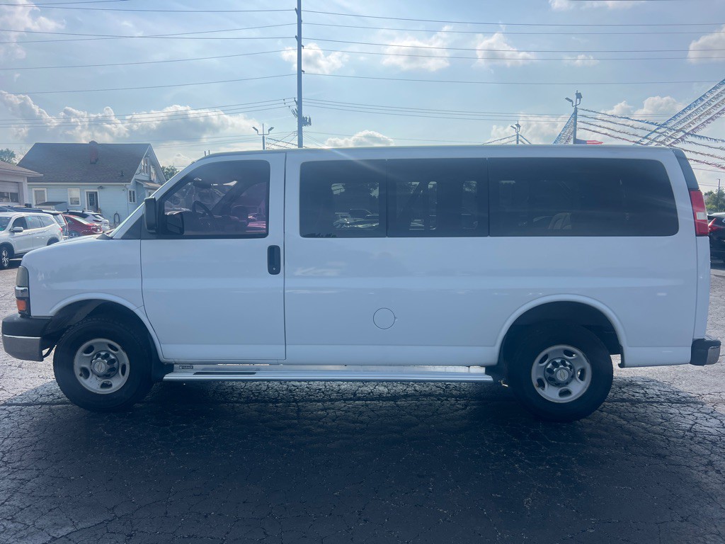 2012 Chevrolet Express Image 4
