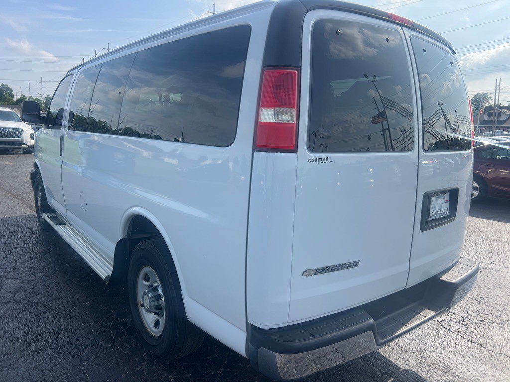 2012 Chevrolet Express Image 5