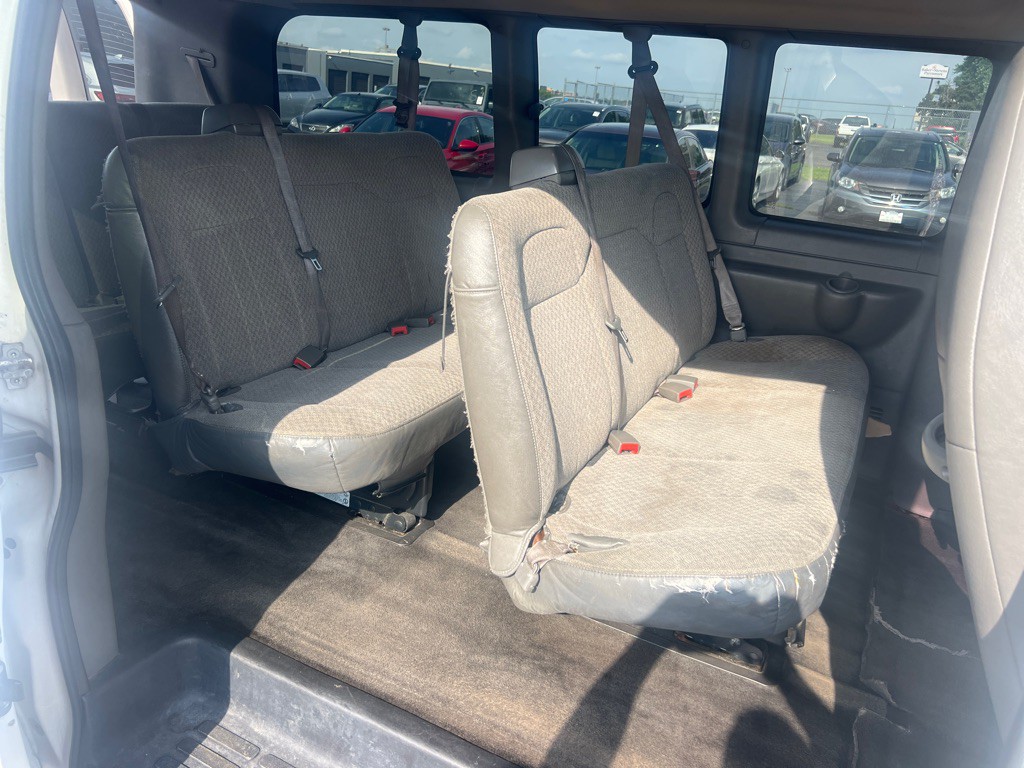 2012 Chevrolet Express Image 12
