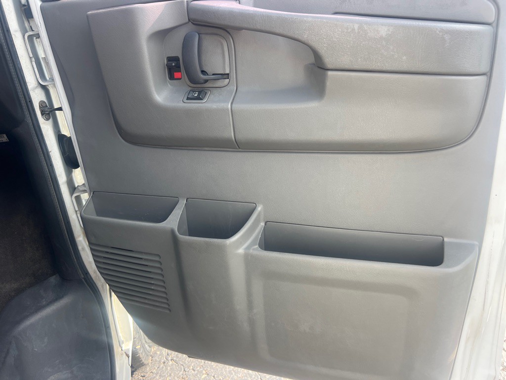 2012 Chevrolet Express Image 13