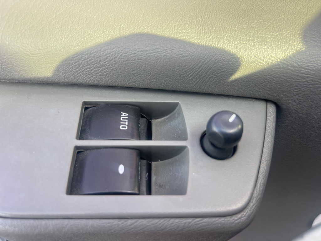 2012 Chevrolet Express Image 18