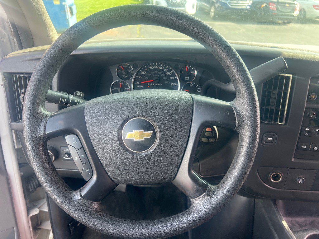 2012 Chevrolet Express Image 20