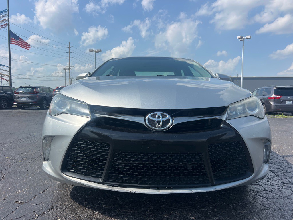 2015 Toyota Camry Image 2