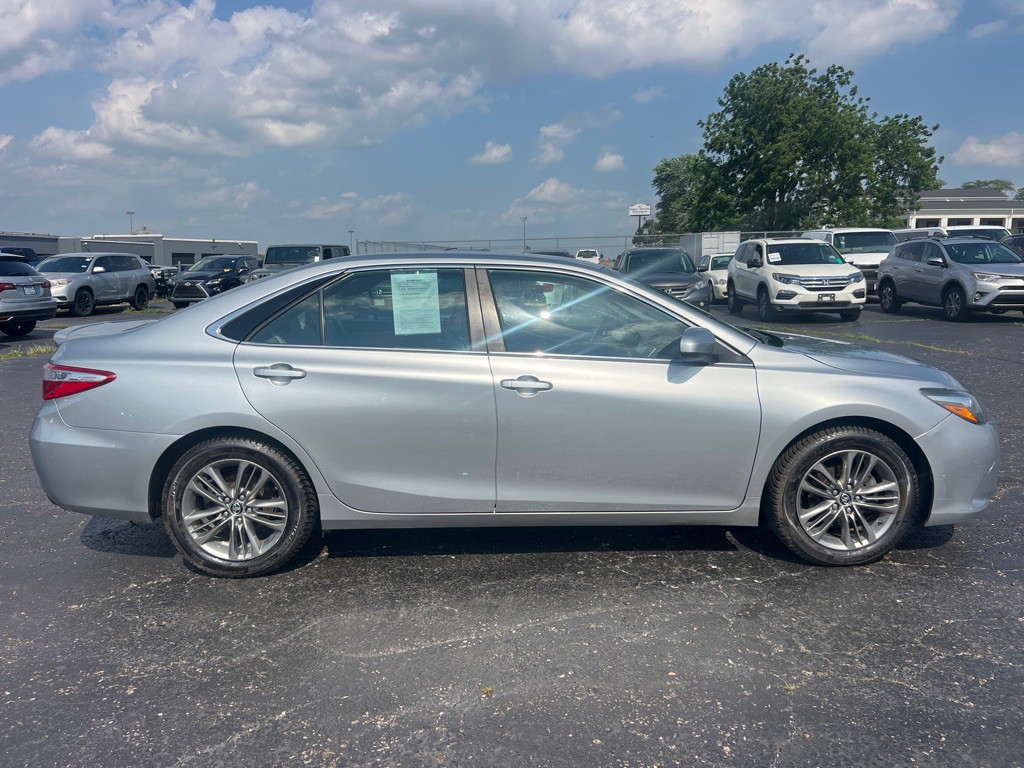 2015 Toyota Camry Image 8