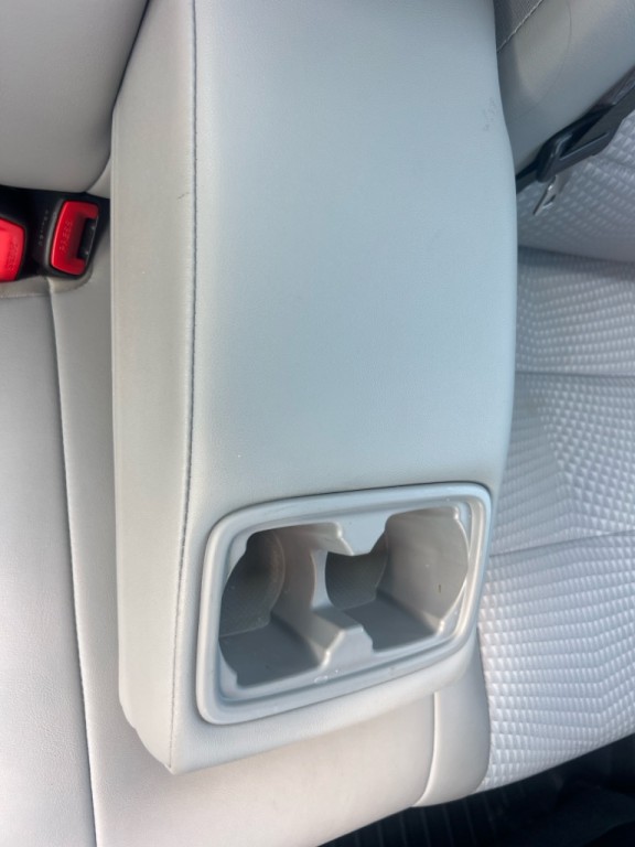 2015 Toyota Camry Image 17