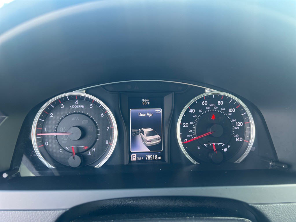 2015 Toyota Camry Image 29
