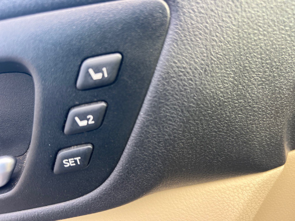 2014 Toyota Highlander Image 28