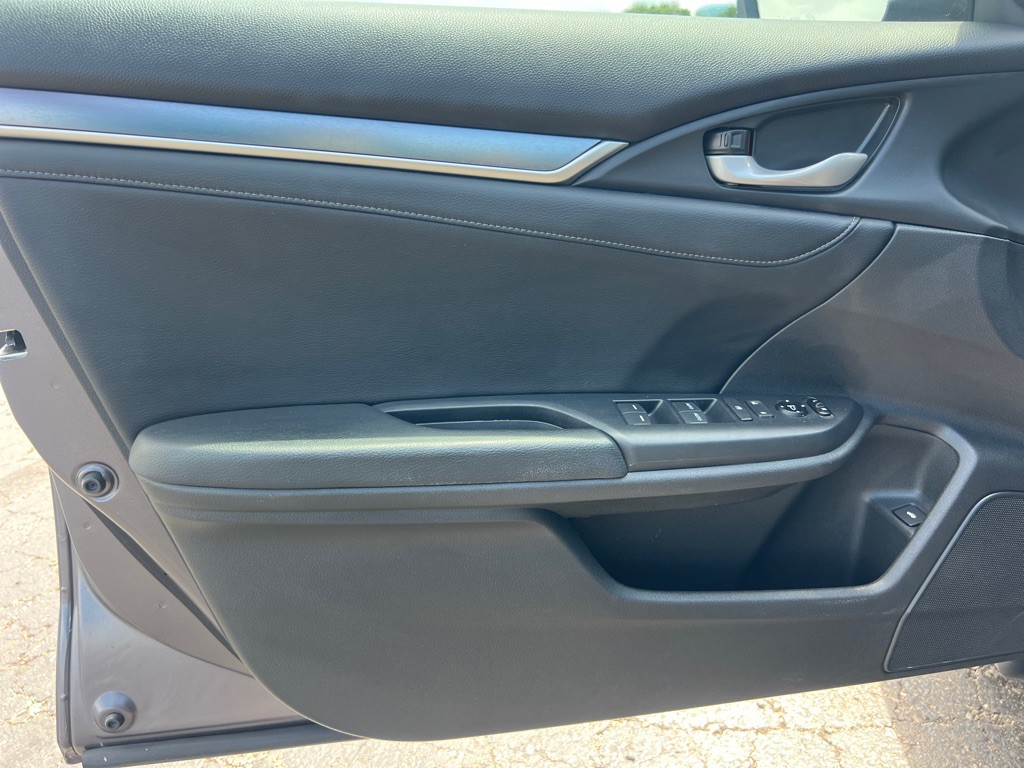 2017 Honda Civic Image 12