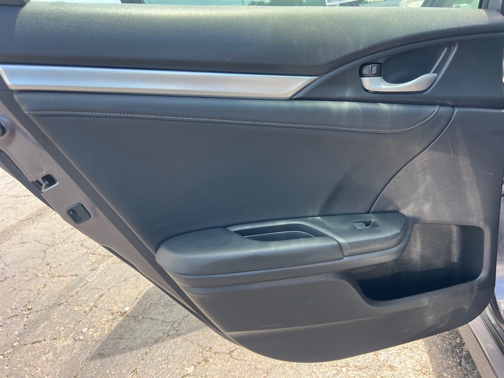 2017 Honda Civic Image 14