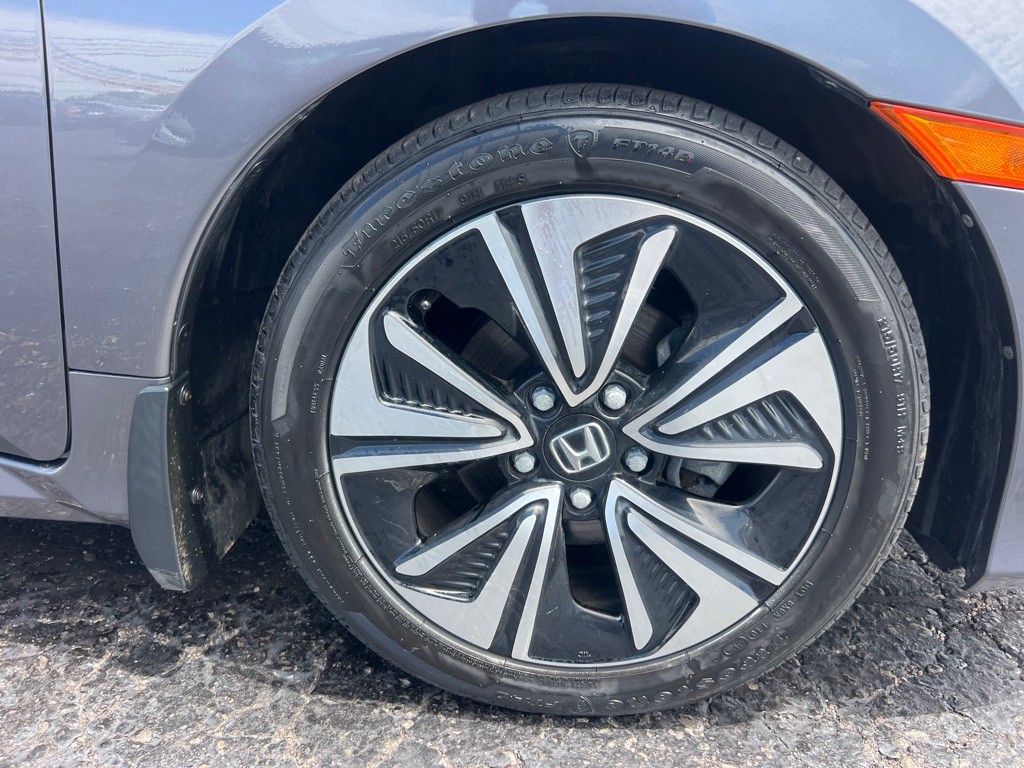 2017 Honda Civic Image 42