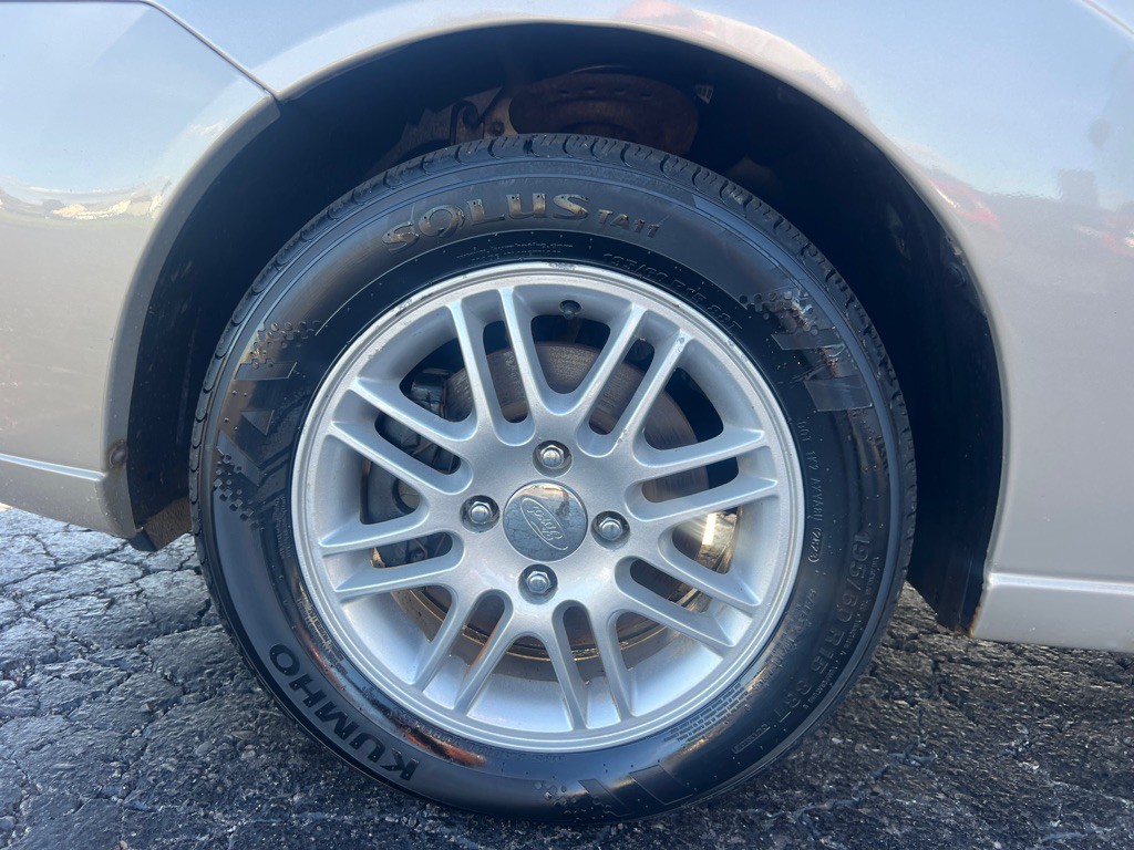 2006 Ford Focus Image 34
