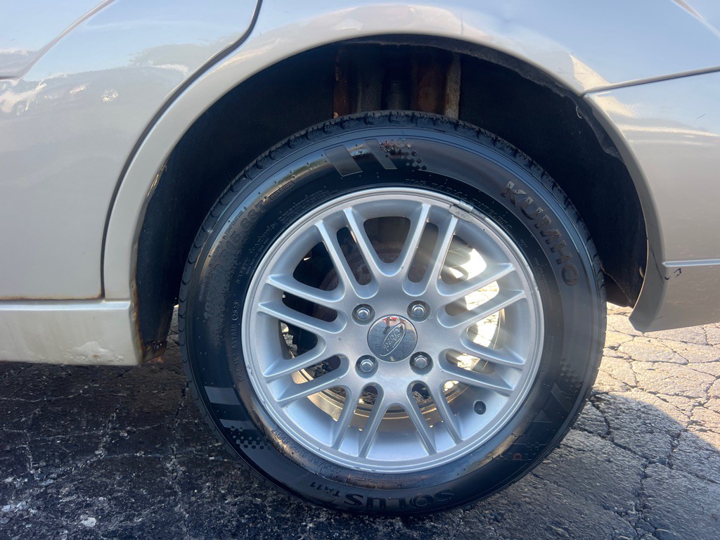 2006 Ford Focus Image 35