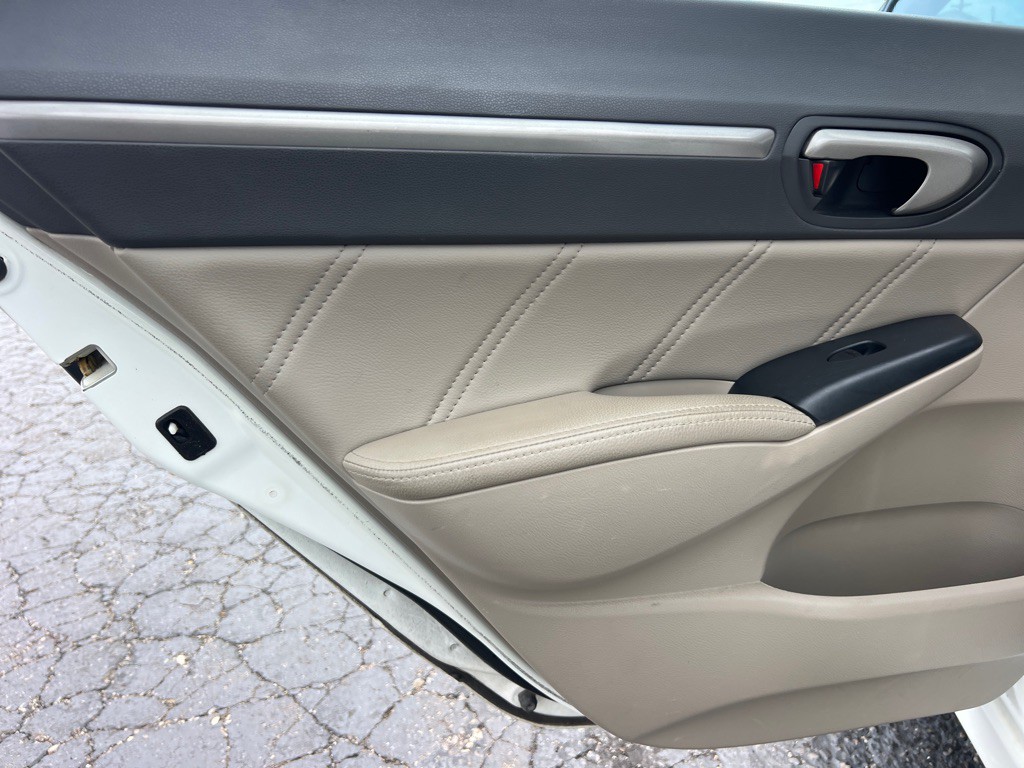 2011 Honda Civic Image 12