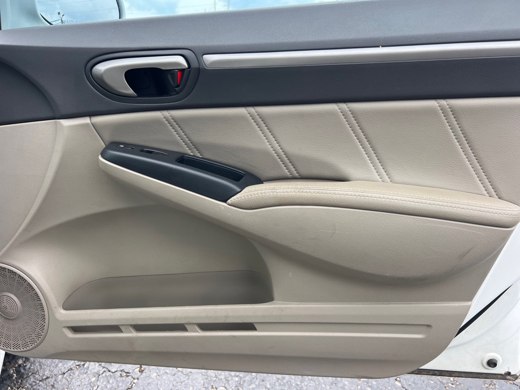 2011 Honda Civic Image 18