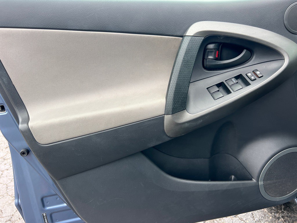 2011 Toyota Rav4 Image 10