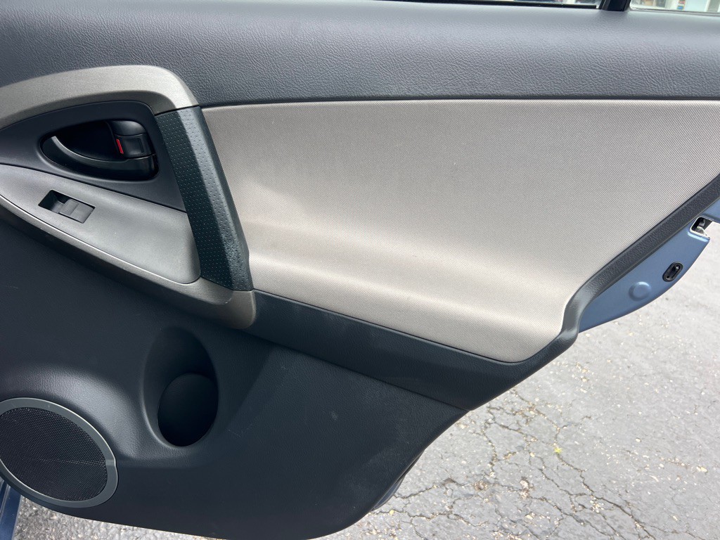 2011 Toyota Rav4 Image 14