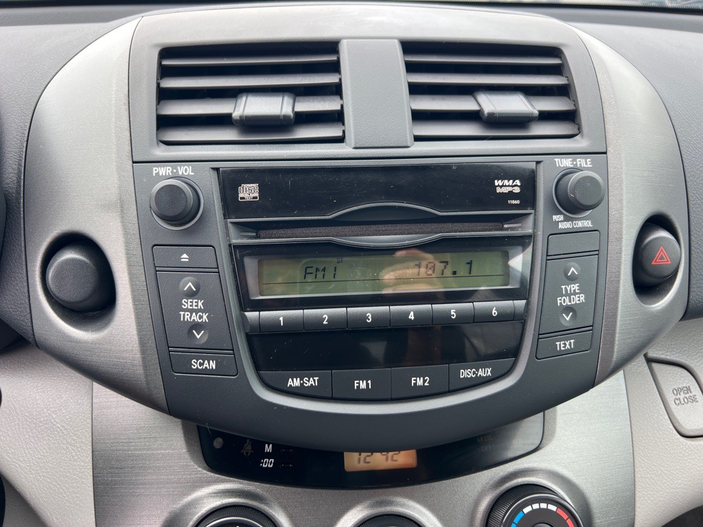 2011 Toyota Rav4 Image 28