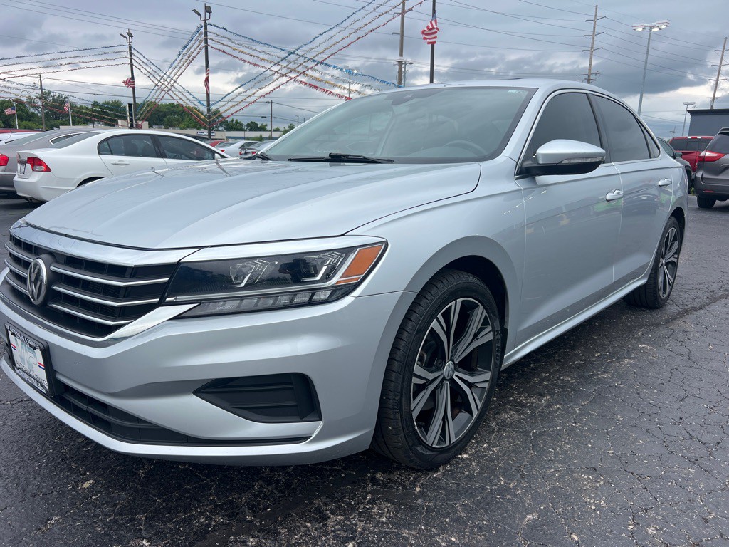 2021 Volkswagen Passat Image 3