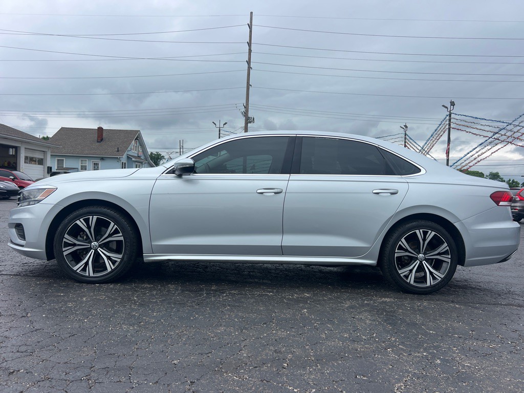 2021 Volkswagen Passat Image 4