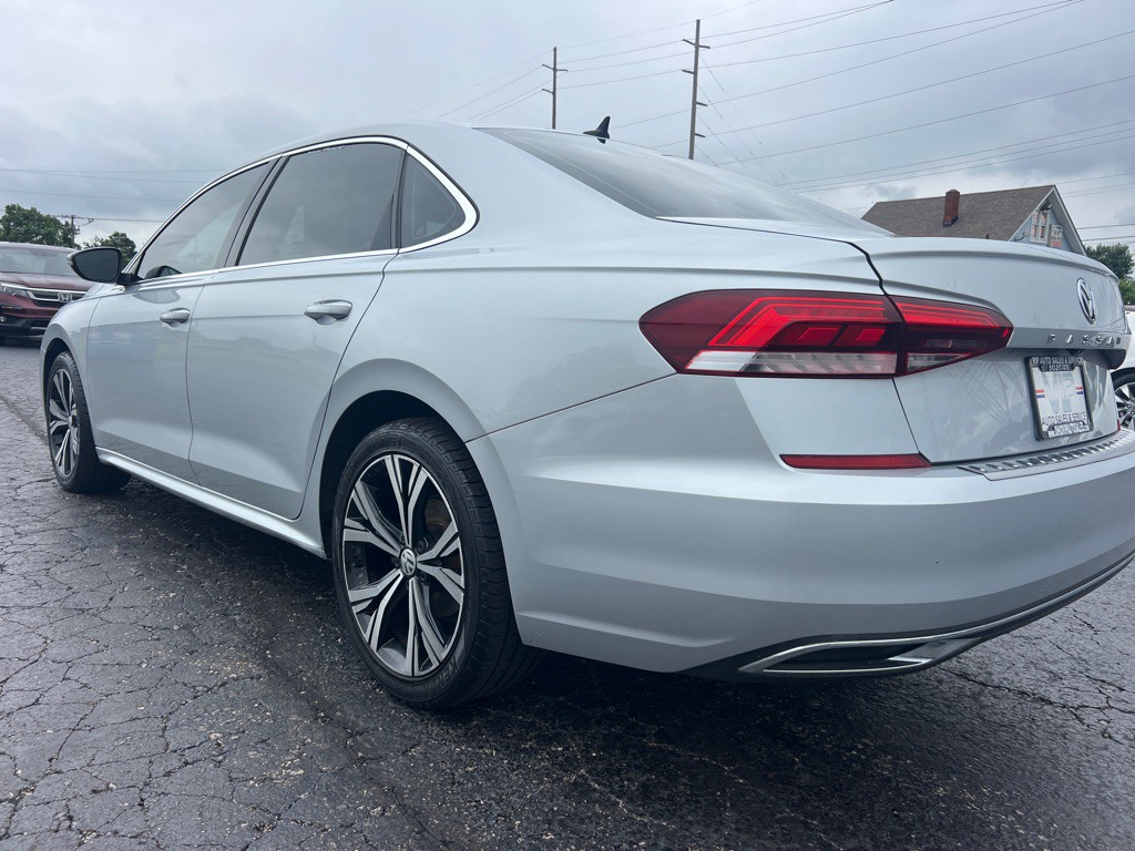 2021 Volkswagen Passat Image 5