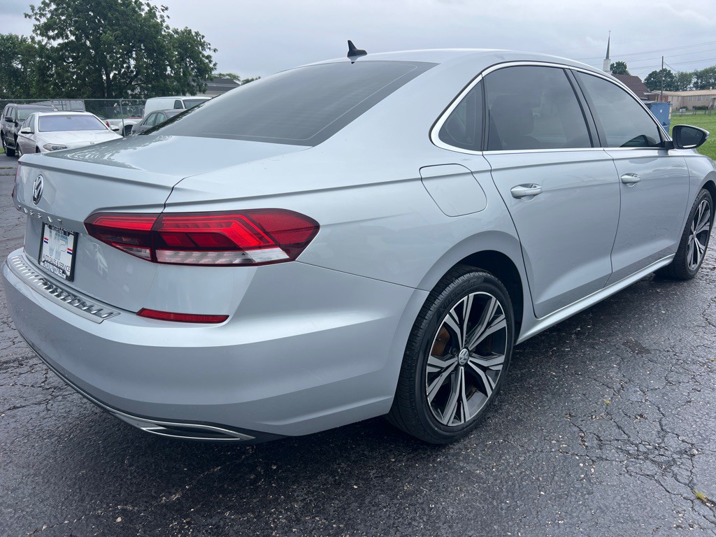 2021 Volkswagen Passat Image 7