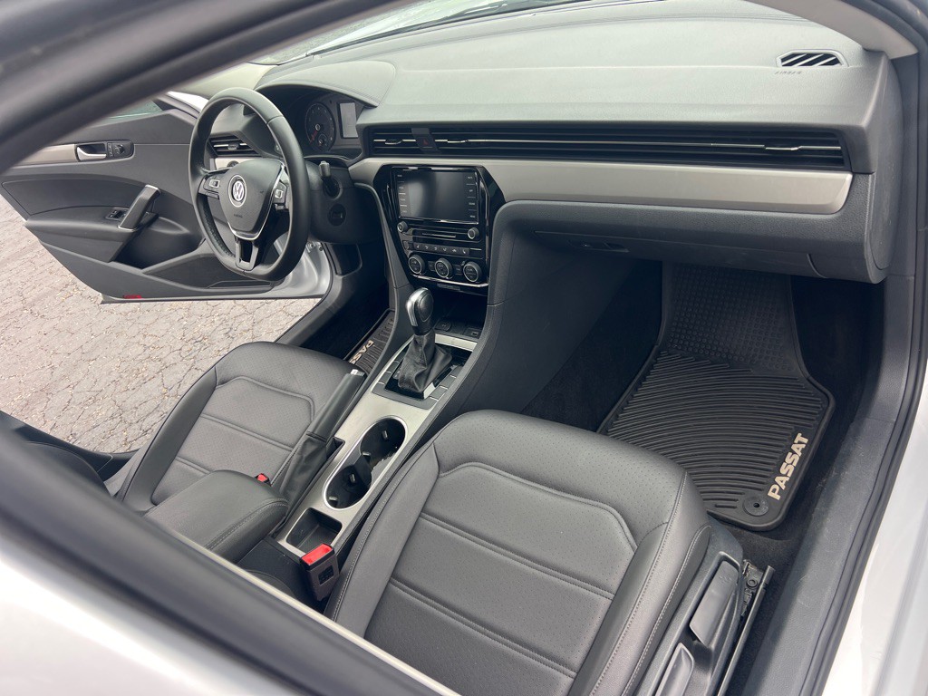 2021 Volkswagen Passat Image 19