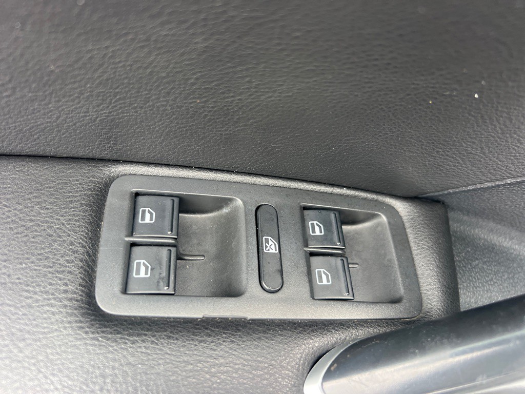 2021 Volkswagen Passat Image 24