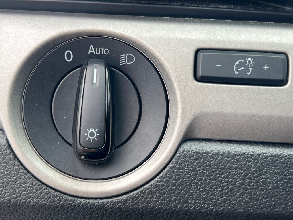 2021 Volkswagen Passat Image 26