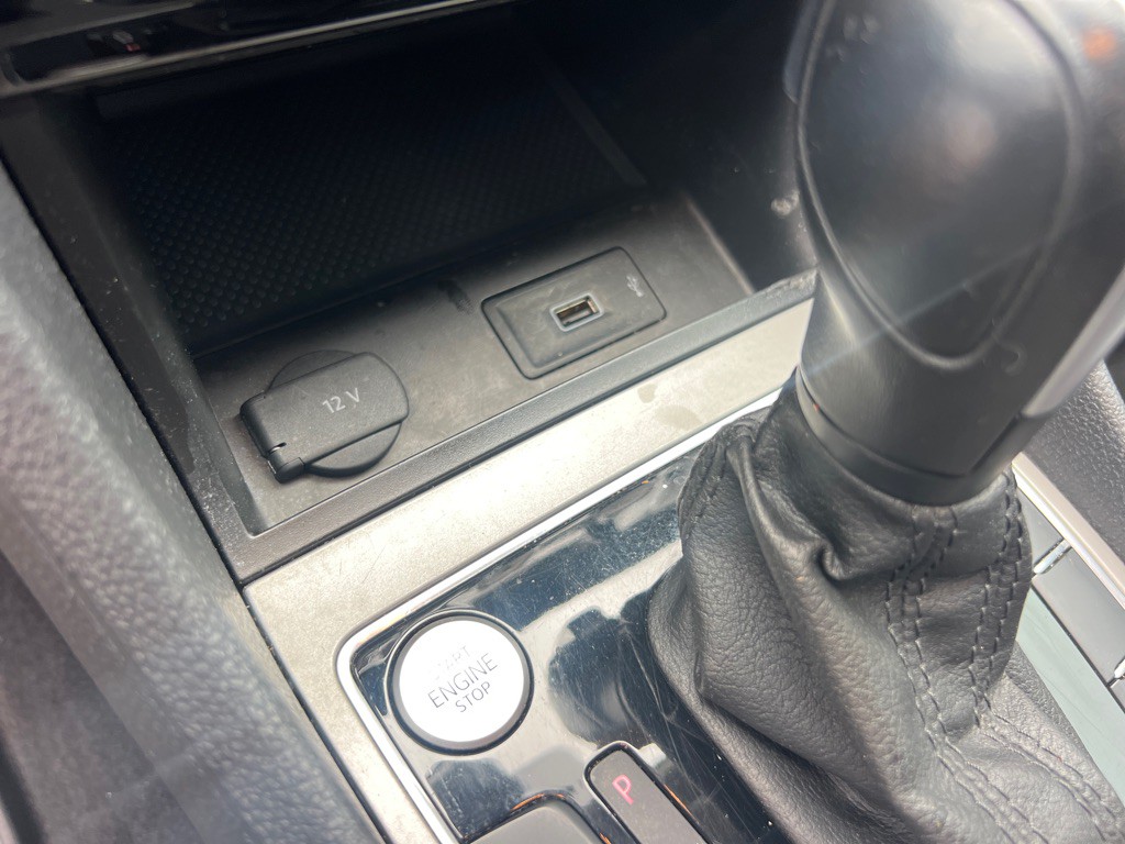 2021 Volkswagen Passat Image 32