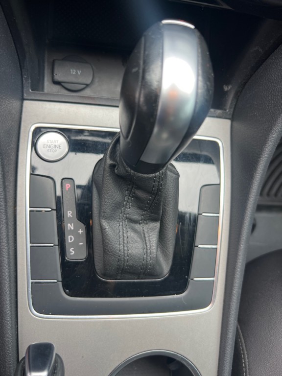 2021 Volkswagen Passat Image 33