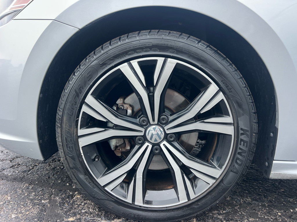 2021 Volkswagen Passat Image 39