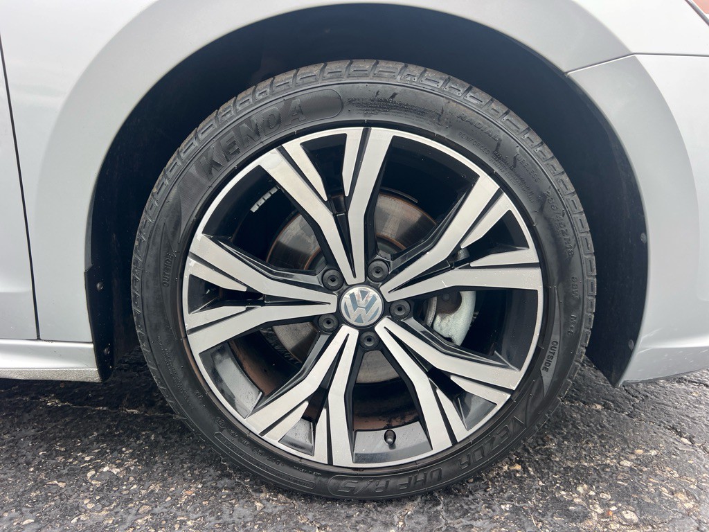 2021 Volkswagen Passat Image 42