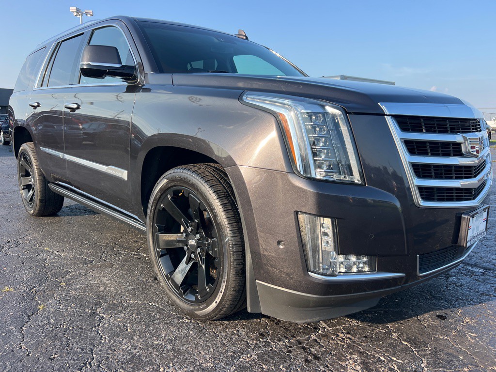 2017 Cadillac Escalade Image 1